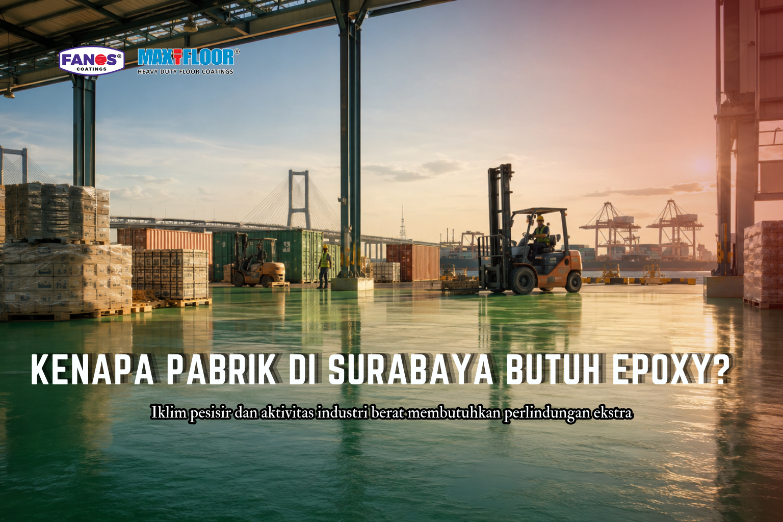 Lantai beton pabrik yang dilapisi epoxy tampak mengkilap dan kokoh saat dilewati forklift di salah satu industri Surabaya.